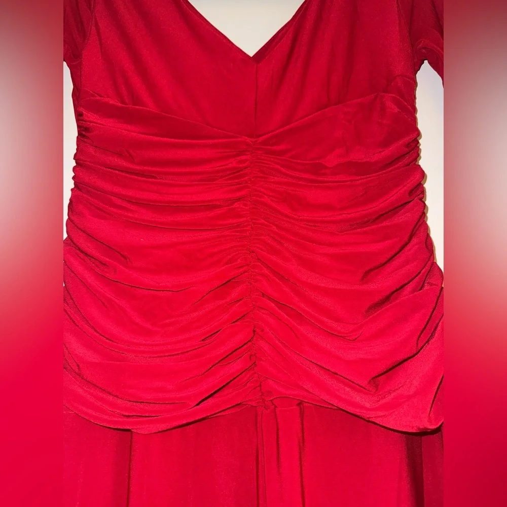 NWT Carmen Marc Valvo Quarter Sleeve Red Midi Dress with Slit Size XS